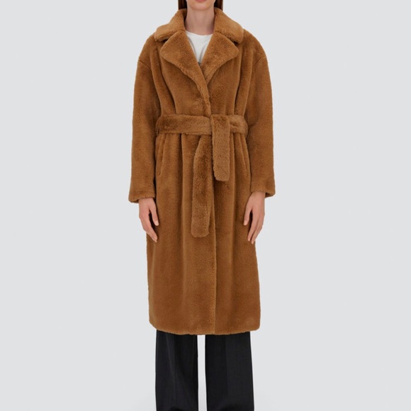 Jackets & Blazers - New!!! Camel brown faux fur coat with belt & side pockets